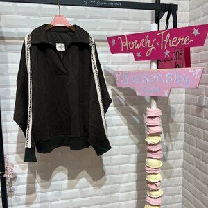 Luxeknit Pullover Sweatshirt with Leopard Accent Sleeves - WC5409